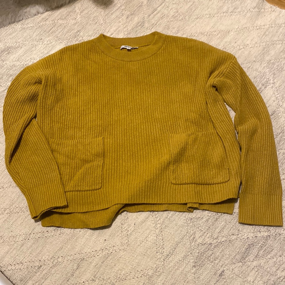 Madewell “Mustard” sweater with fun pocket details. Size M